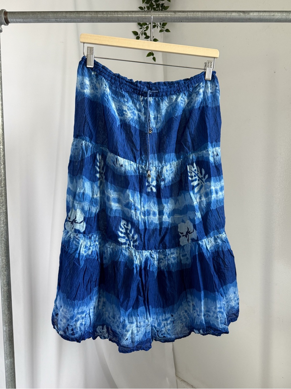 Vintage flowy midi skirt